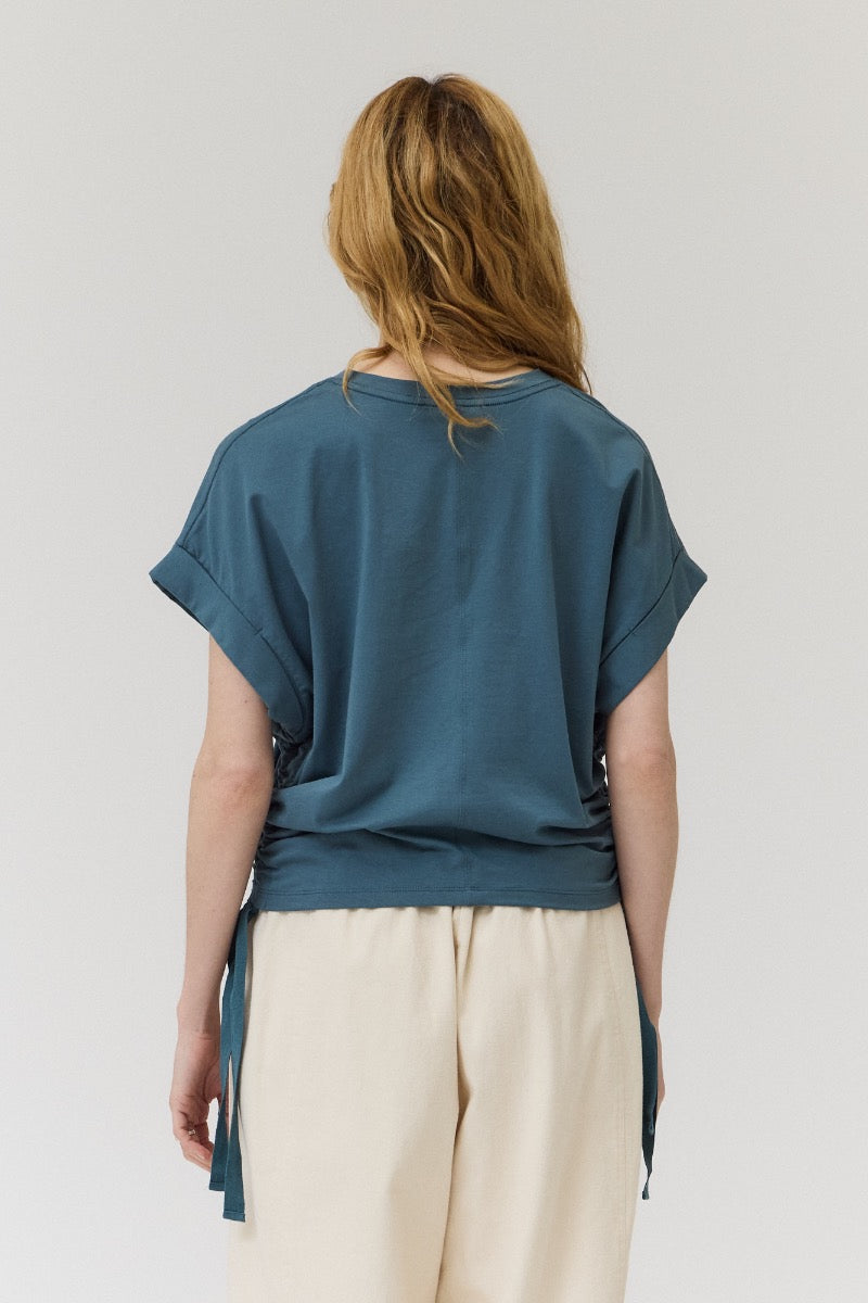 Side Scrunch Tee in Lake