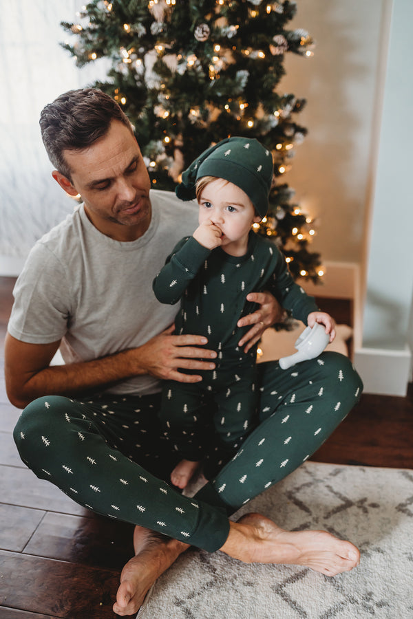 Men's Organic Holiday Jogger & Cap Set - Pine Trees