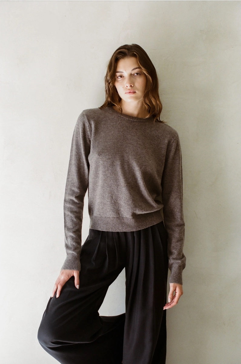 Maelle Classic Cashmere Pullover in Dark Mocha