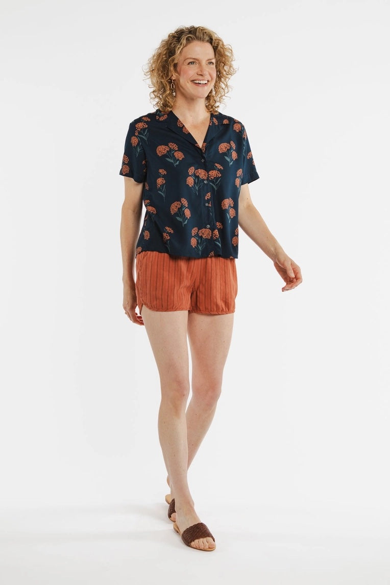 Mila Cropped Shirt in Wildflower Print