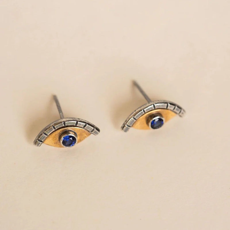 Ojo Studs